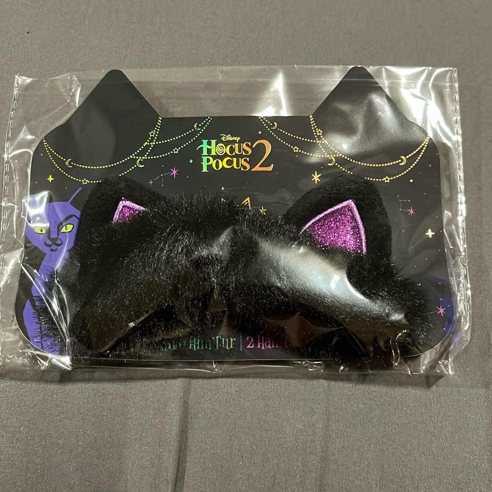 Brand new Hocus Pocus 2 x Colourpop collab cat ear hair clips